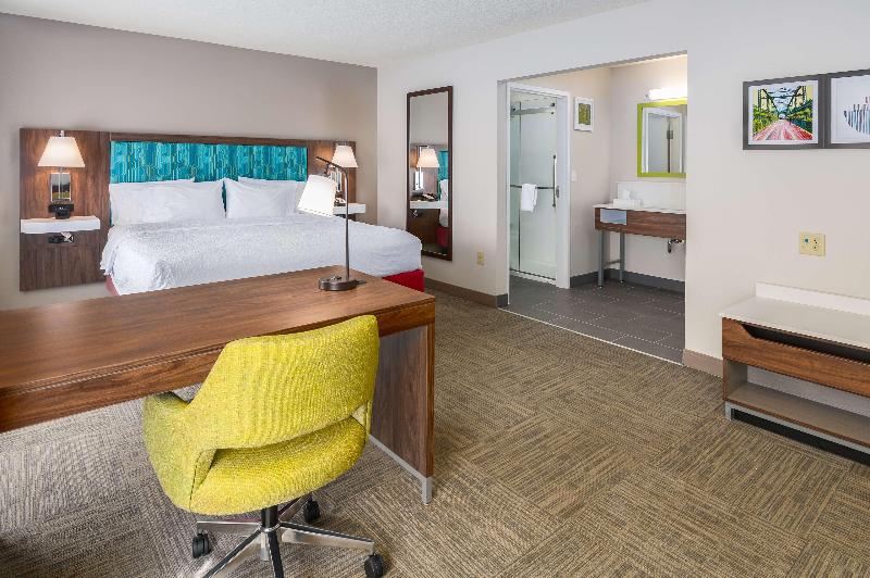 Hampton Inn & Suites Hartford-Manchester image