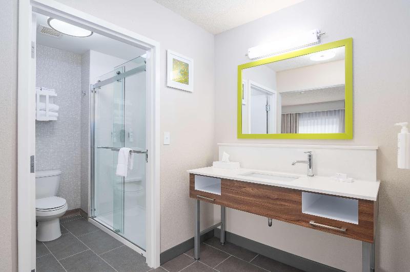 Hampton Inn & Suites Hartford-Manchester image