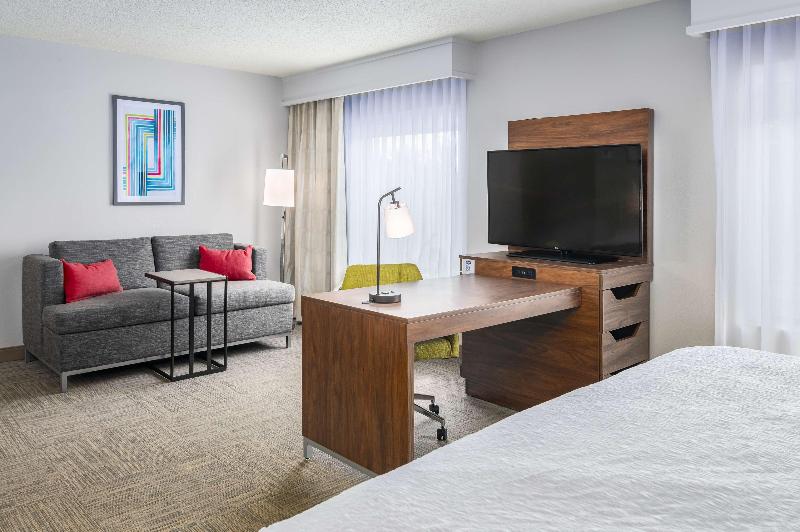 Hampton Inn & Suites Hartford-Manchester image