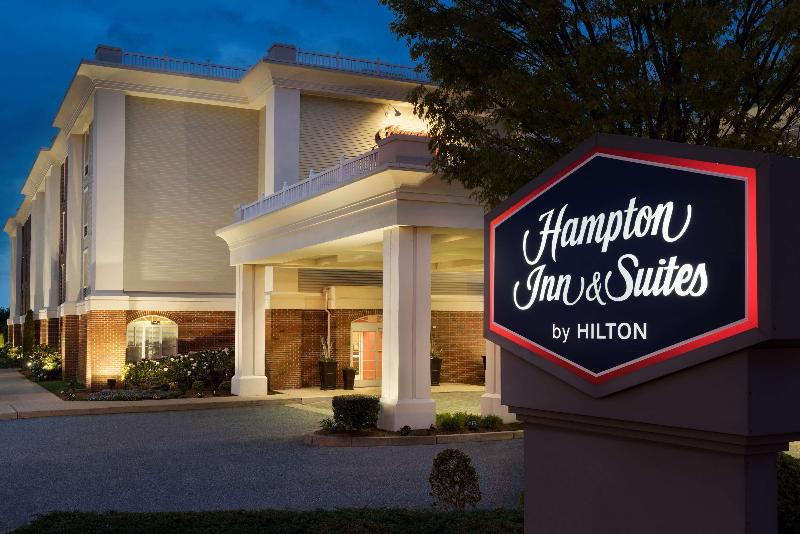 Hampton Inn AND Suites Newport Middletown
