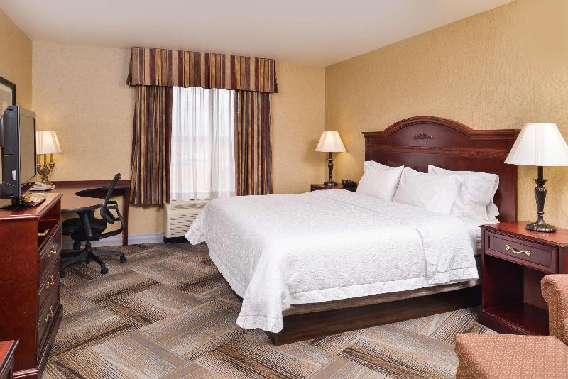 Hampton Inn & Suites Boise Meridian image