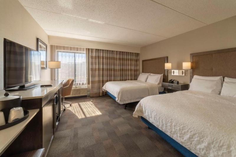 Hampton Inn Carlstadt-At The Meadowlands image