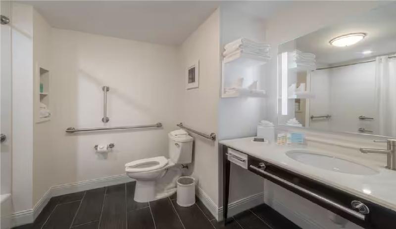 Hampton Inn Carlstadt-At The Meadowlands image