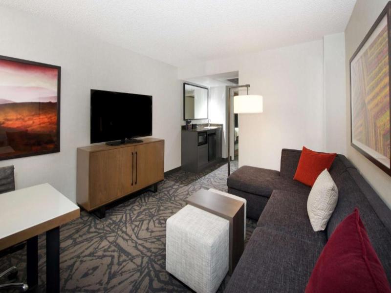 Embassy Suites Walnut Creek image