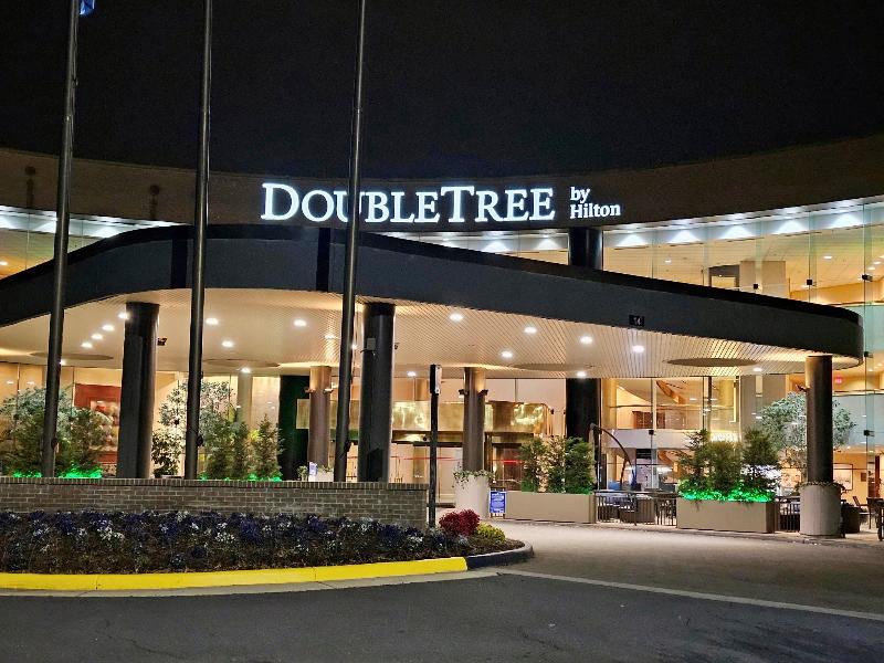 DoubleTree by Hilton Washington Dulles Airport image