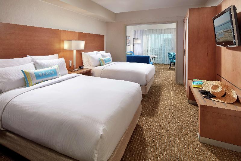 DoubleTree Suites by Hilton Hotel Doheny Beach