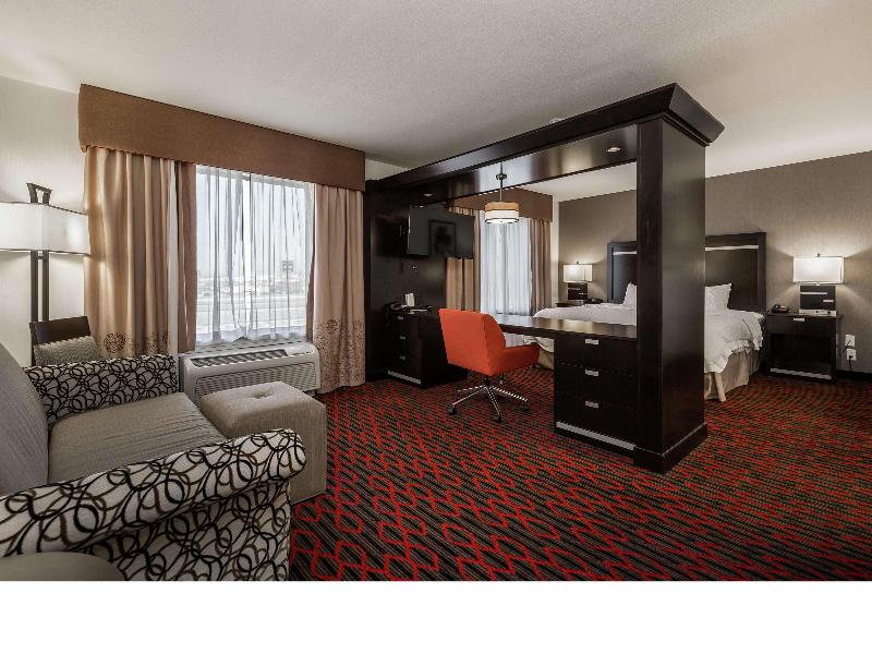 Hampton Inn & Suites Lethbridge, AB. CN