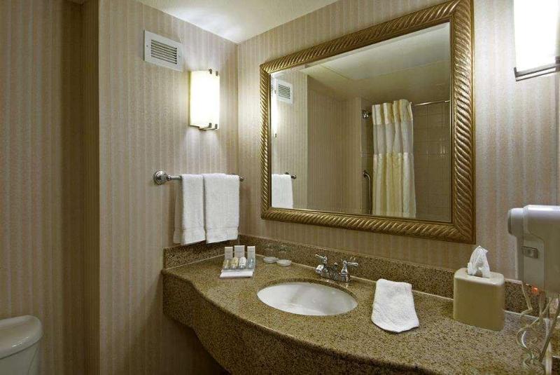 Hilton Garden Inn Carlsbad Beach image