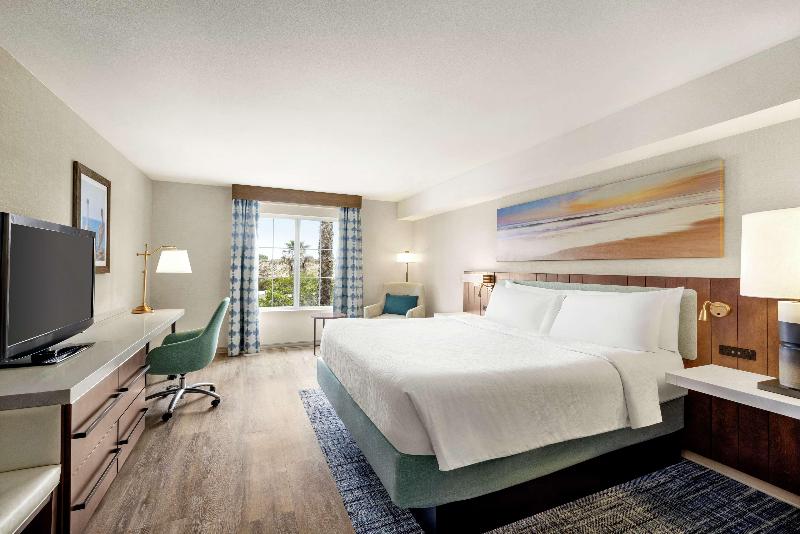 Hilton Garden Inn Carlsbad Beach image