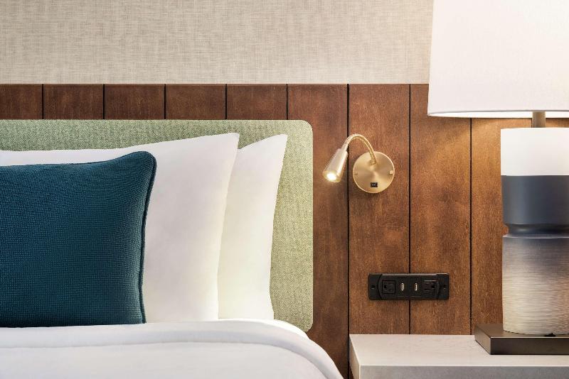 Hilton Garden Inn Carlsbad Beach image
