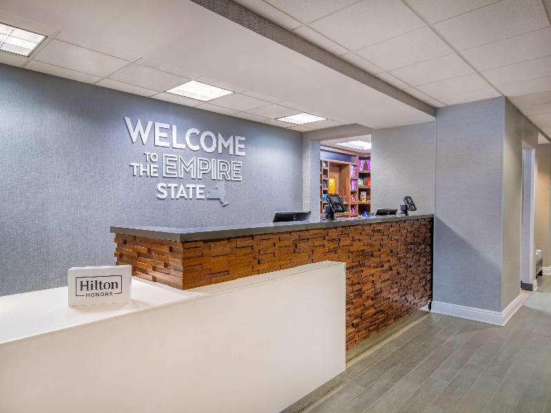 Hampton Inn East Aurora photo 9
