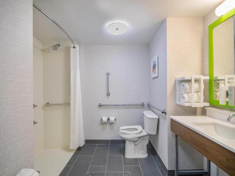 Hampton Inn East Aurora image