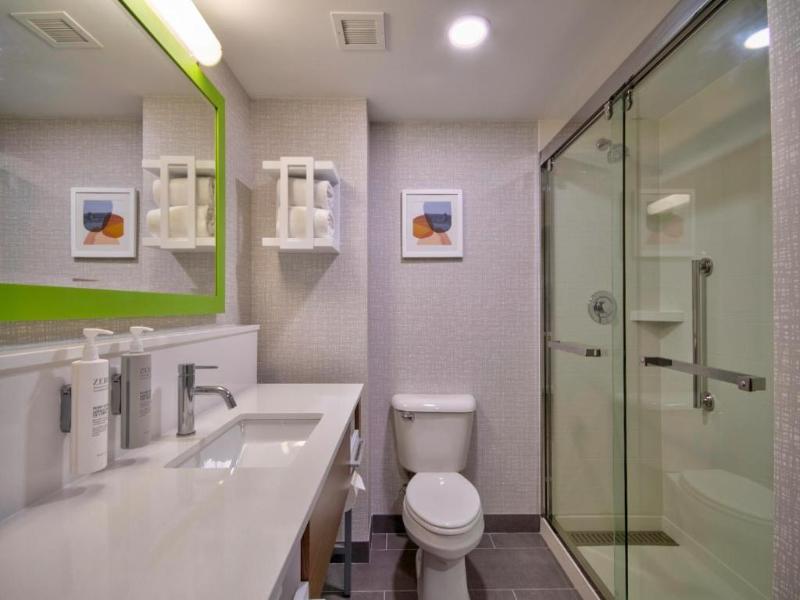 Hampton Inn East Aurora image