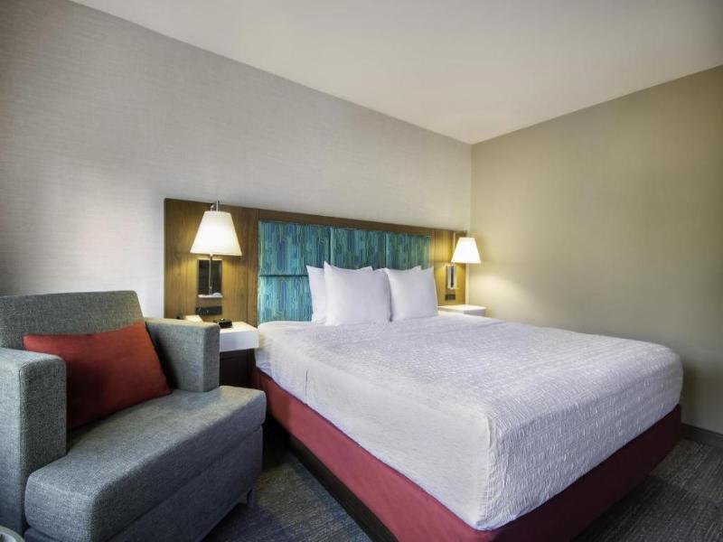 Hampton Inn East Aurora image