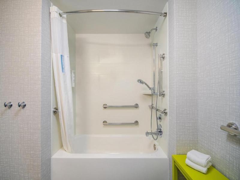 Hampton Inn East Aurora image