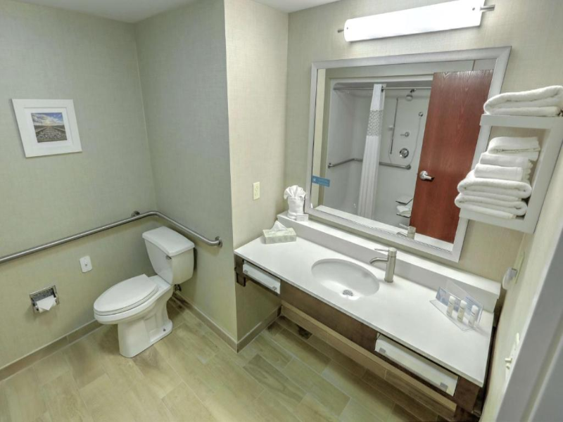 Hampton Inn Batavia image