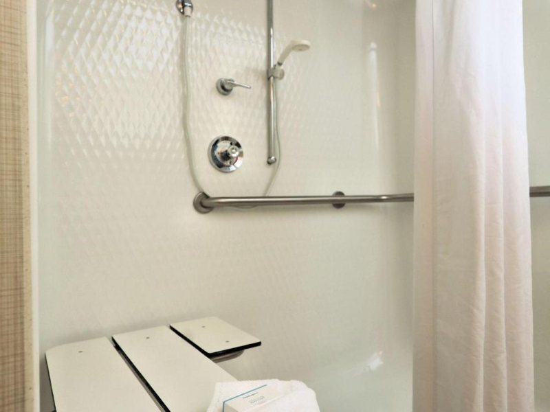 Hampton Inn Batavia image
