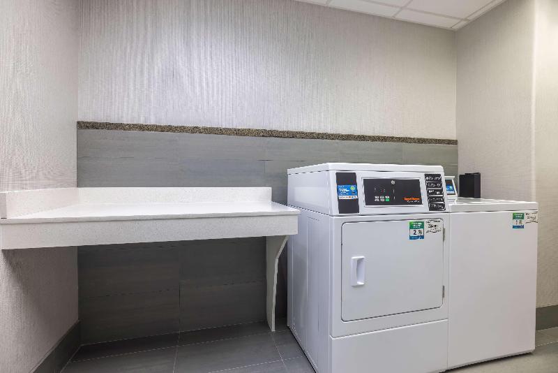 Hampton Inn & Suites Brenham image