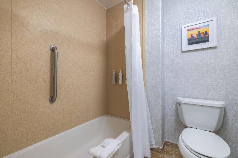 Hampton Inn & Suites Brenham image