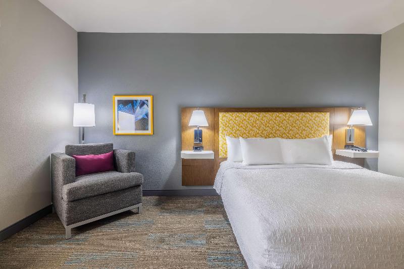 Hampton Inn & Suites Brenham image