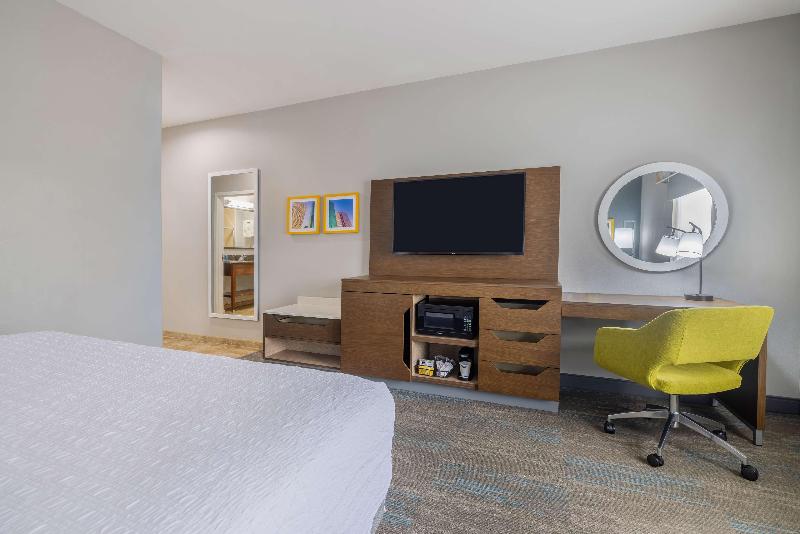 Hampton Inn & Suites Brenham image