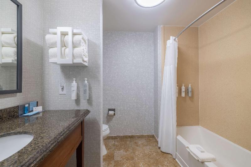Hampton Inn & Suites Brenham image