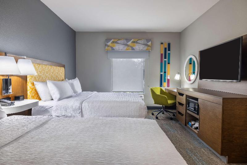 Hampton Inn & Suites Brenham image
