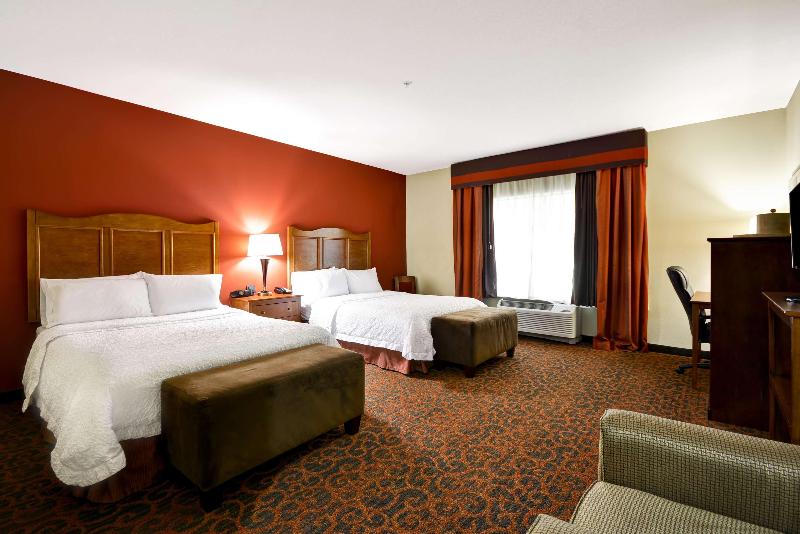 Hampton Inn & Suites Brenham image