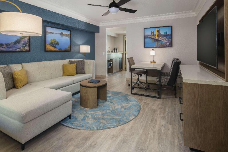 Embassy Suites by Hilton Sacramento Riverfront Pro image
