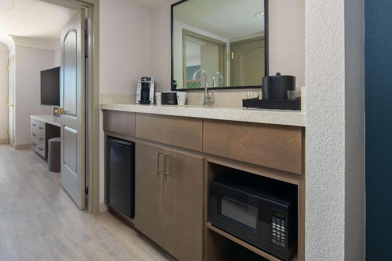Embassy Suites by Hilton Sacramento Riverfront Pro image
