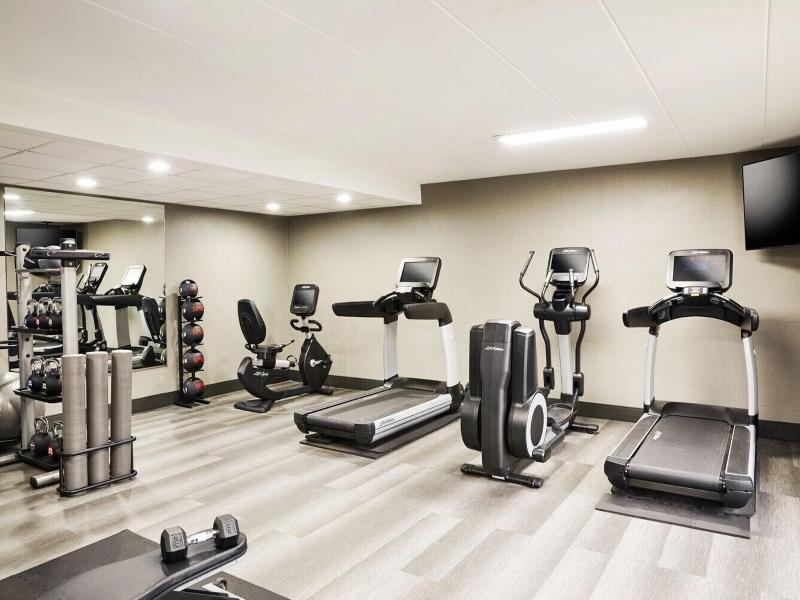 Four Points by Sheraton Chicago Westchester Oak image