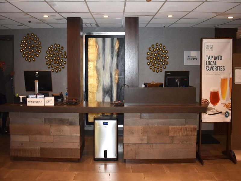 Four Points by Sheraton Chicago Westchester Oak image