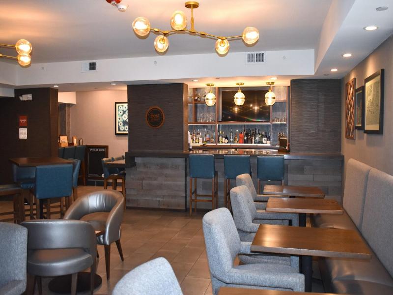 Four Points by Sheraton Chicago Westchester Oak image