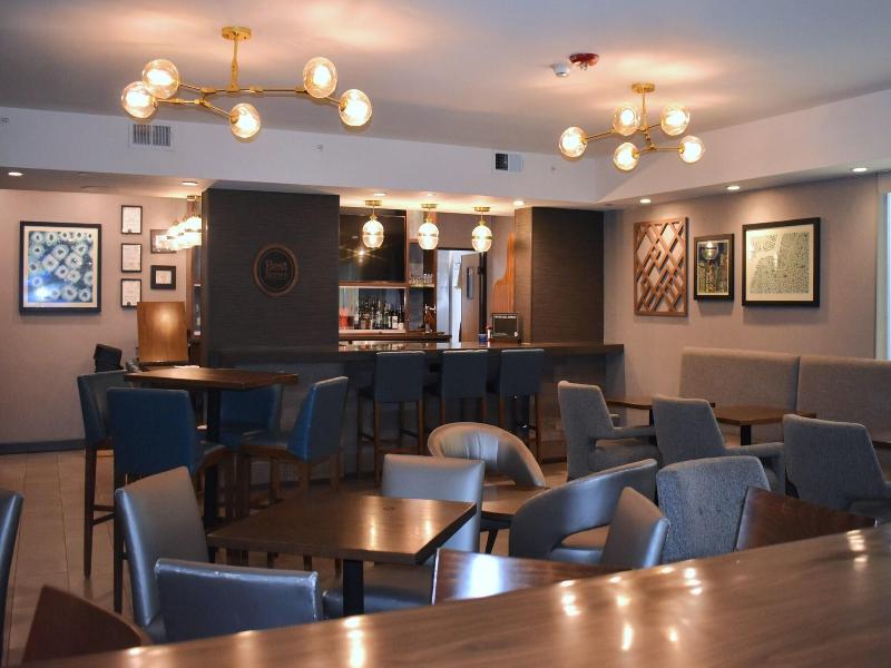 Four Points by Sheraton Chicago Westchester Oak image