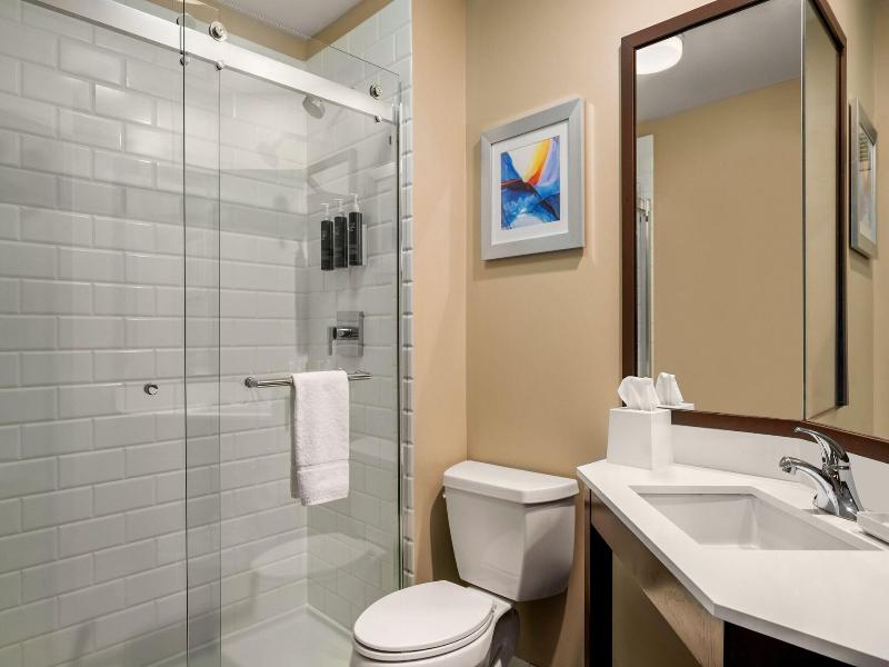 Four Points by Sheraton Chicago Westchester Oak image
