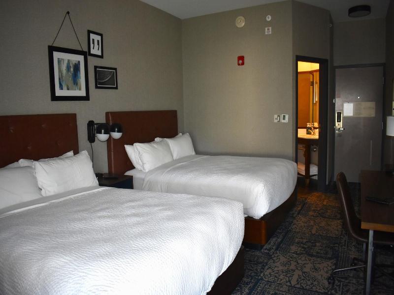 Four Points by Sheraton Chicago Westchester Oak image