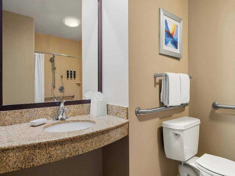 Four Points by Sheraton Chicago Westchester Oak image