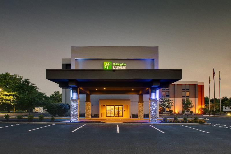 Holiday Inn Express Voorhees - Mt. Laurel image