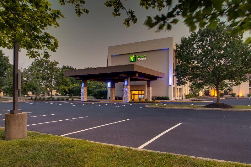 Holiday Inn Express Voorhees - Mt. Laurel image