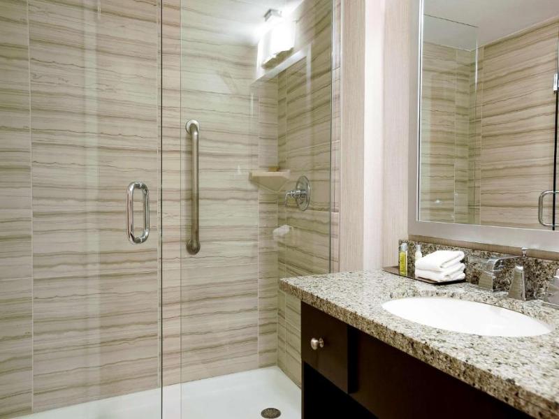 DoubleTree by Hilton Denver - Aurora image