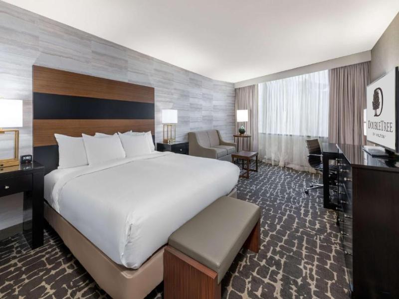 DoubleTree by Hilton Denver - Aurora image