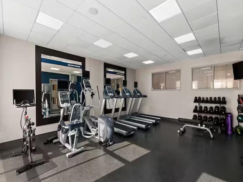 Hampton Inn & Suites Mt. Vernon Belvoir Alexandria image