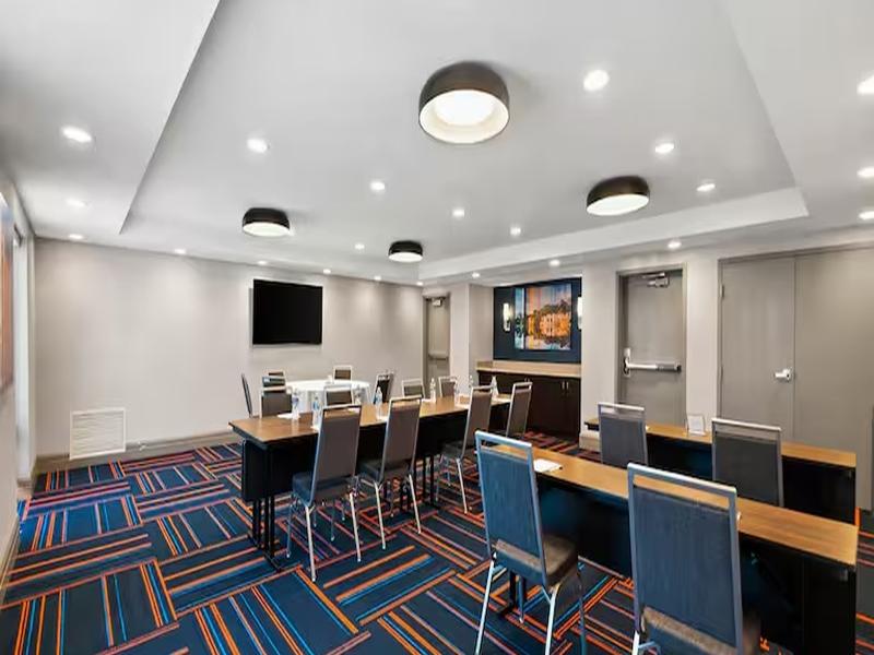 Hampton Inn & Suites Mt. Vernon Belvoir Alexandria image
