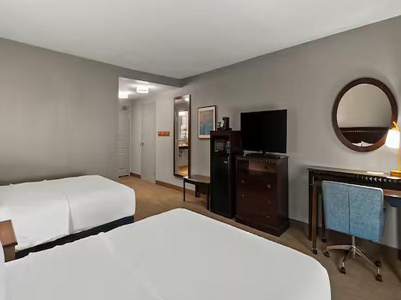 Hampton Inn & Suites Mt. Vernon Belvoir Alexandria image