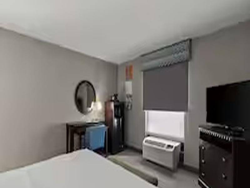 Hampton Inn & Suites Mt. Vernon Belvoir Alexandria image