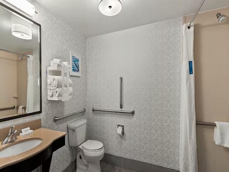 Hampton Inn & Suites Mt. Vernon Belvoir Alexandria image