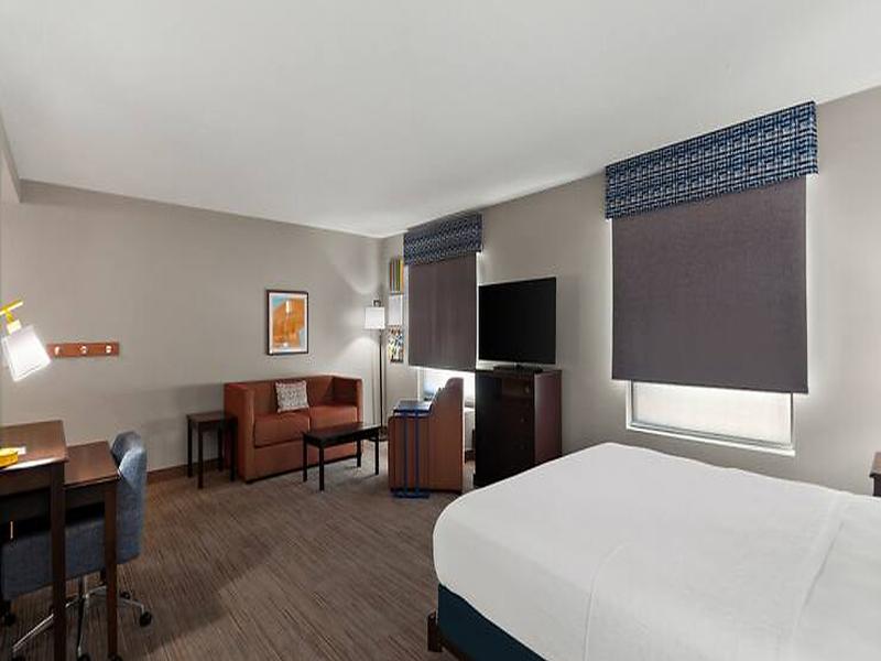 Hampton Inn & Suites Mt. Vernon Belvoir Alexandria image