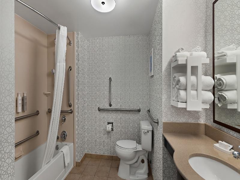Hampton Inn & Suites Mt. Vernon Belvoir Alexandria image