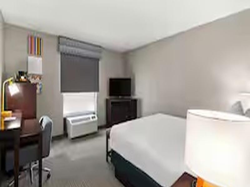 Hampton Inn & Suites Mt. Vernon Belvoir Alexandria image