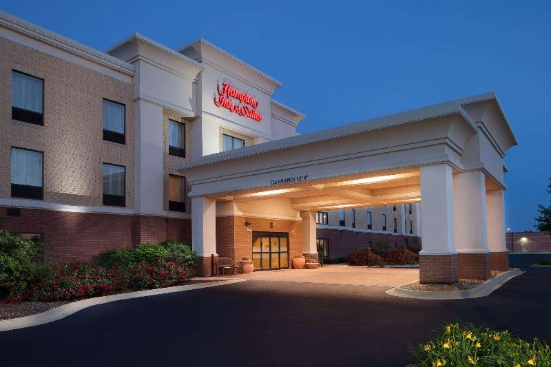 Hampton Inn AND Suites Chicago St. Charles